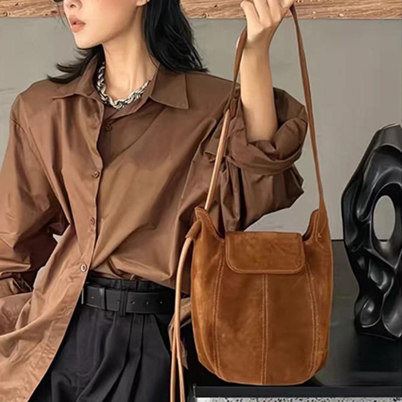 Frosted Suede Bucket Bag Pumpk - огляд і ціна Interior Design High End