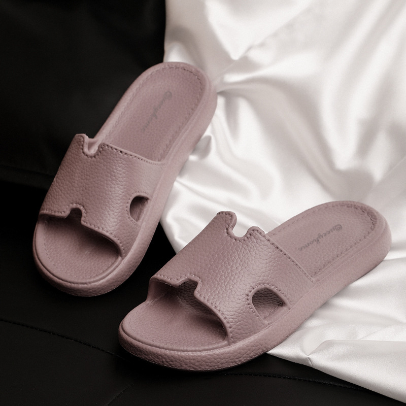 Women EVA Slippers Non Slip Ba - огляд і ціна Throw Pillow