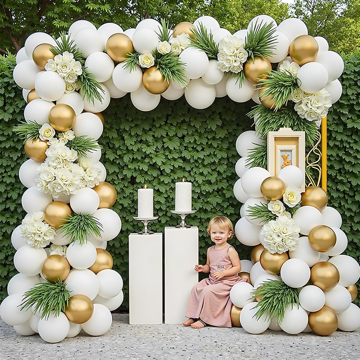 Gold Metal Square Backdrop Sta - огляд і ціна Picture Frame